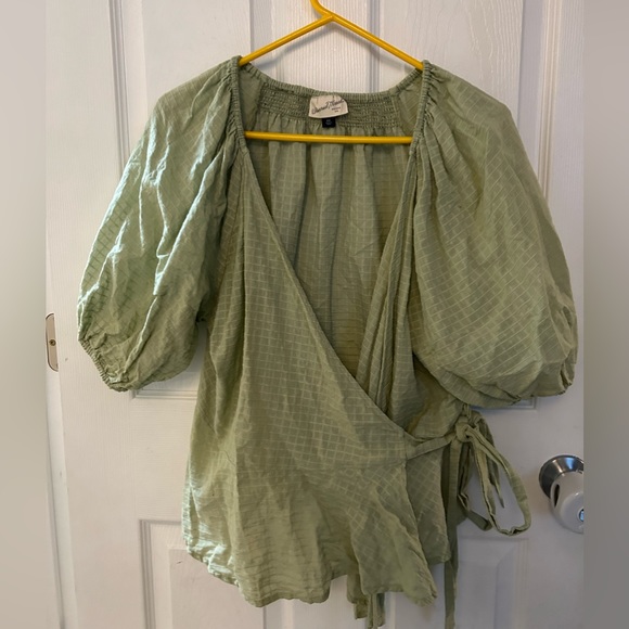 Universal Threads Top - Picture 1 of 1